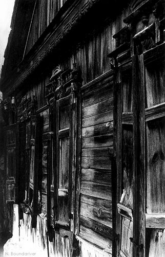 черно-белое фото ставни закрыты